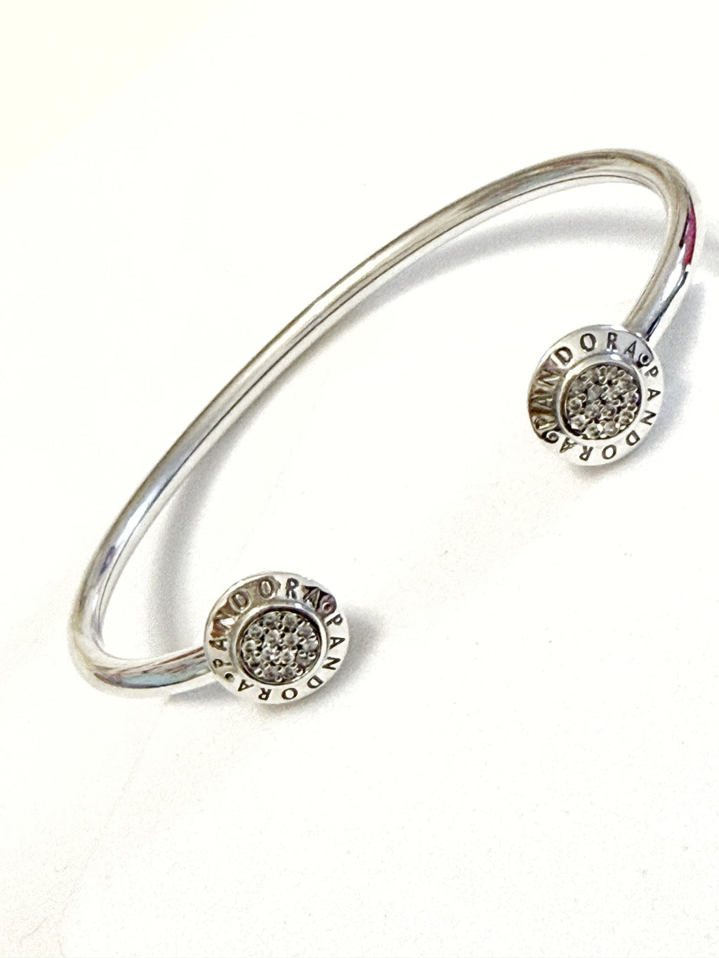 Pulsera rígida abierta círculos