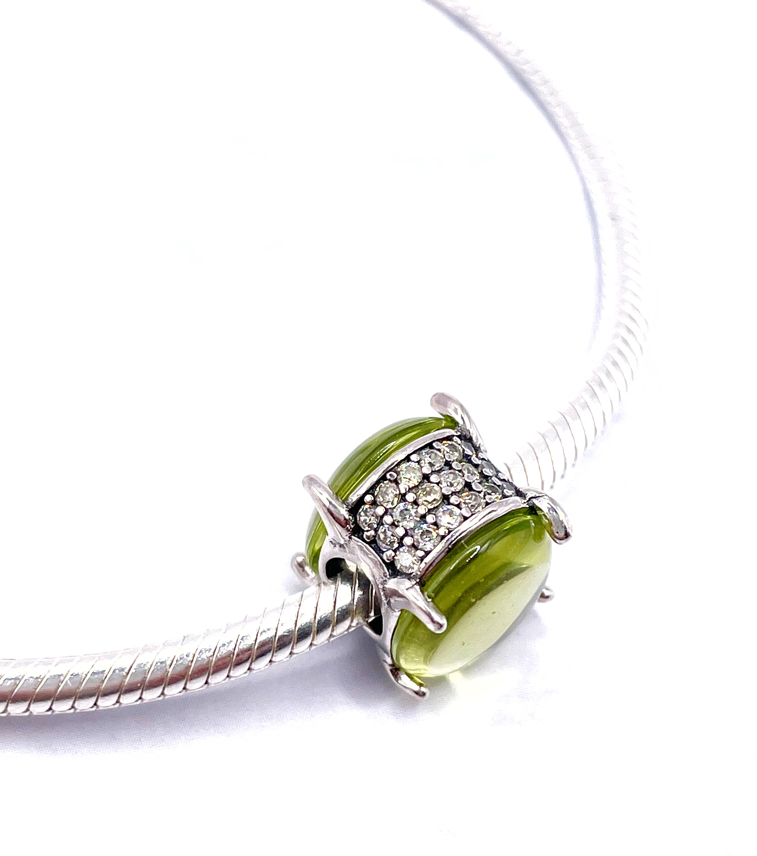 Charm Cabujón ovalado verde