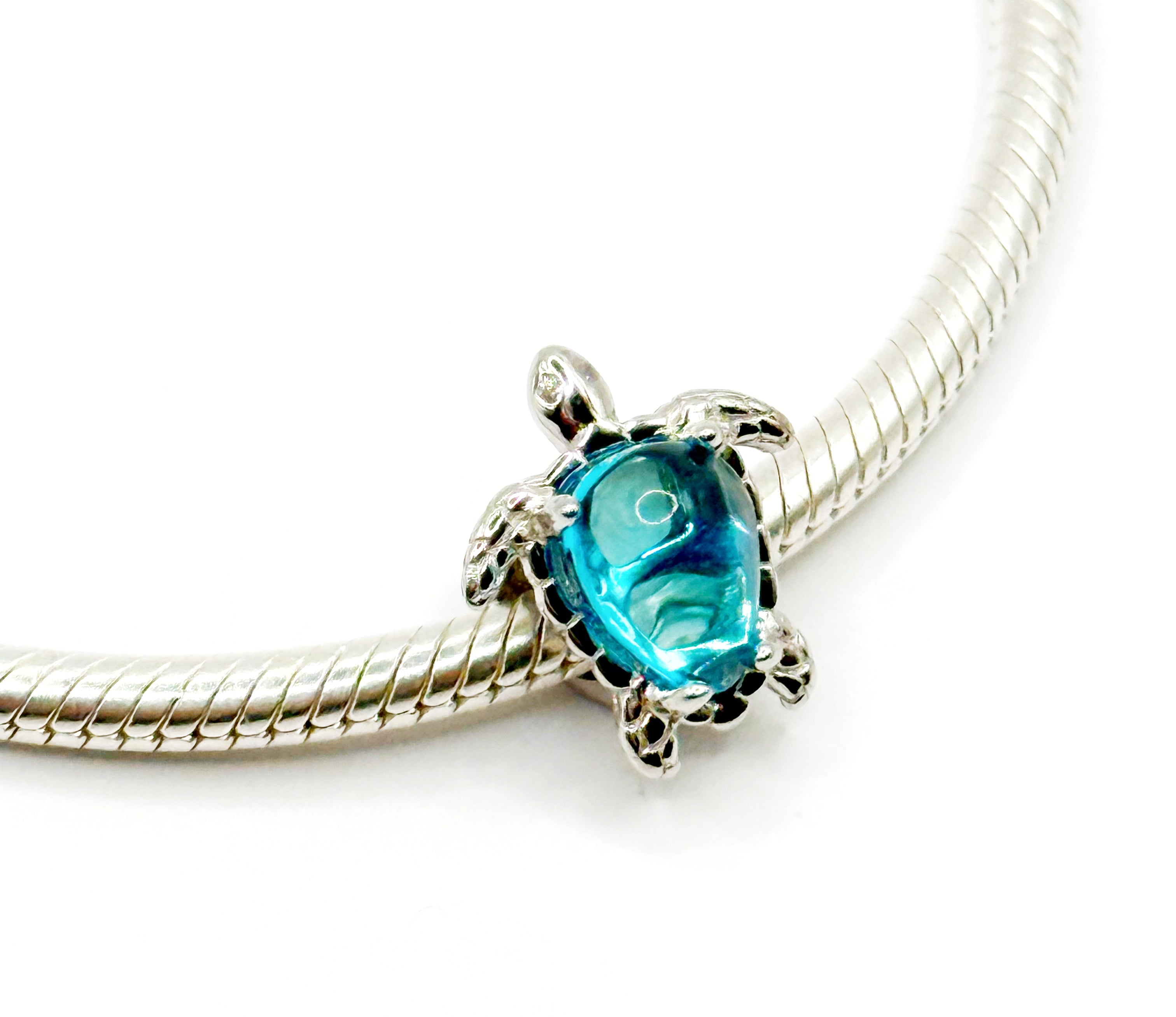 Charm Tortuga con piedra turquesa