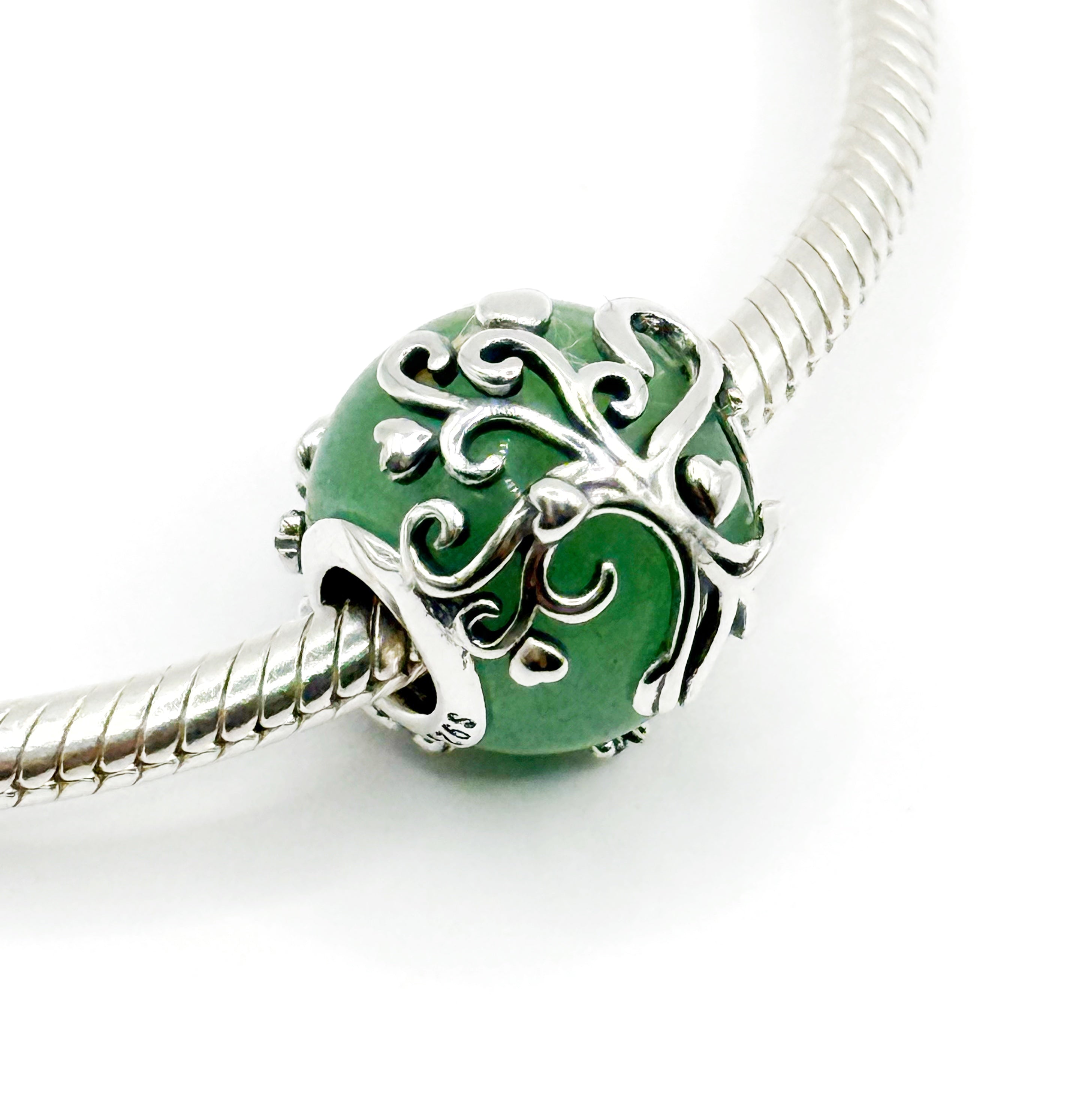 Charm Bolita verde con árbol de la vida