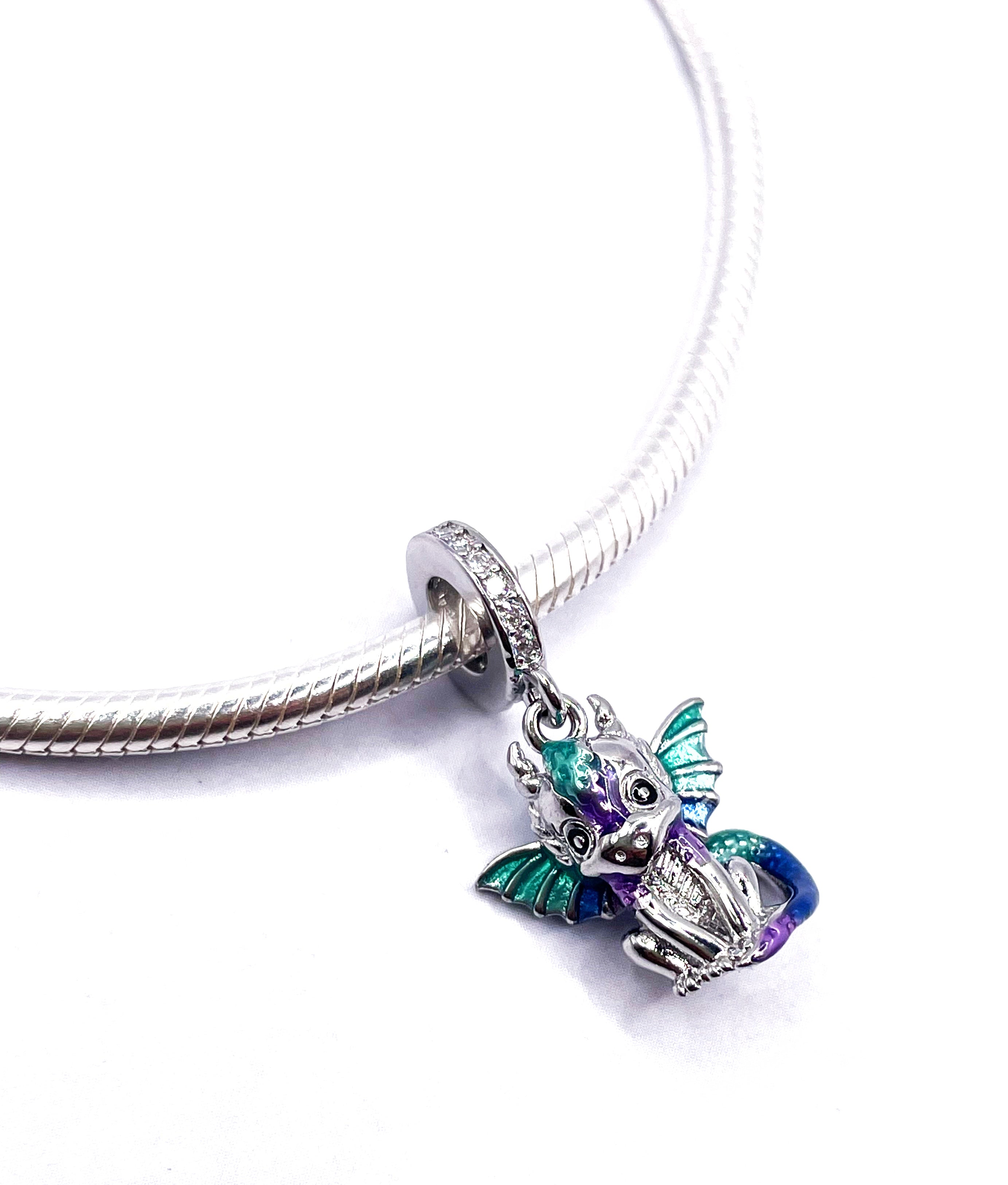 Charm Dragón verde y violeta