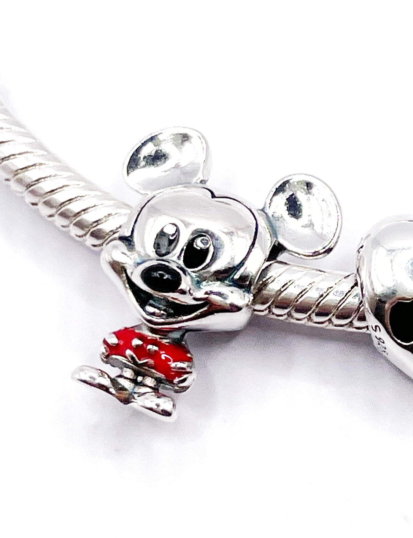 Charm Mickey clásico