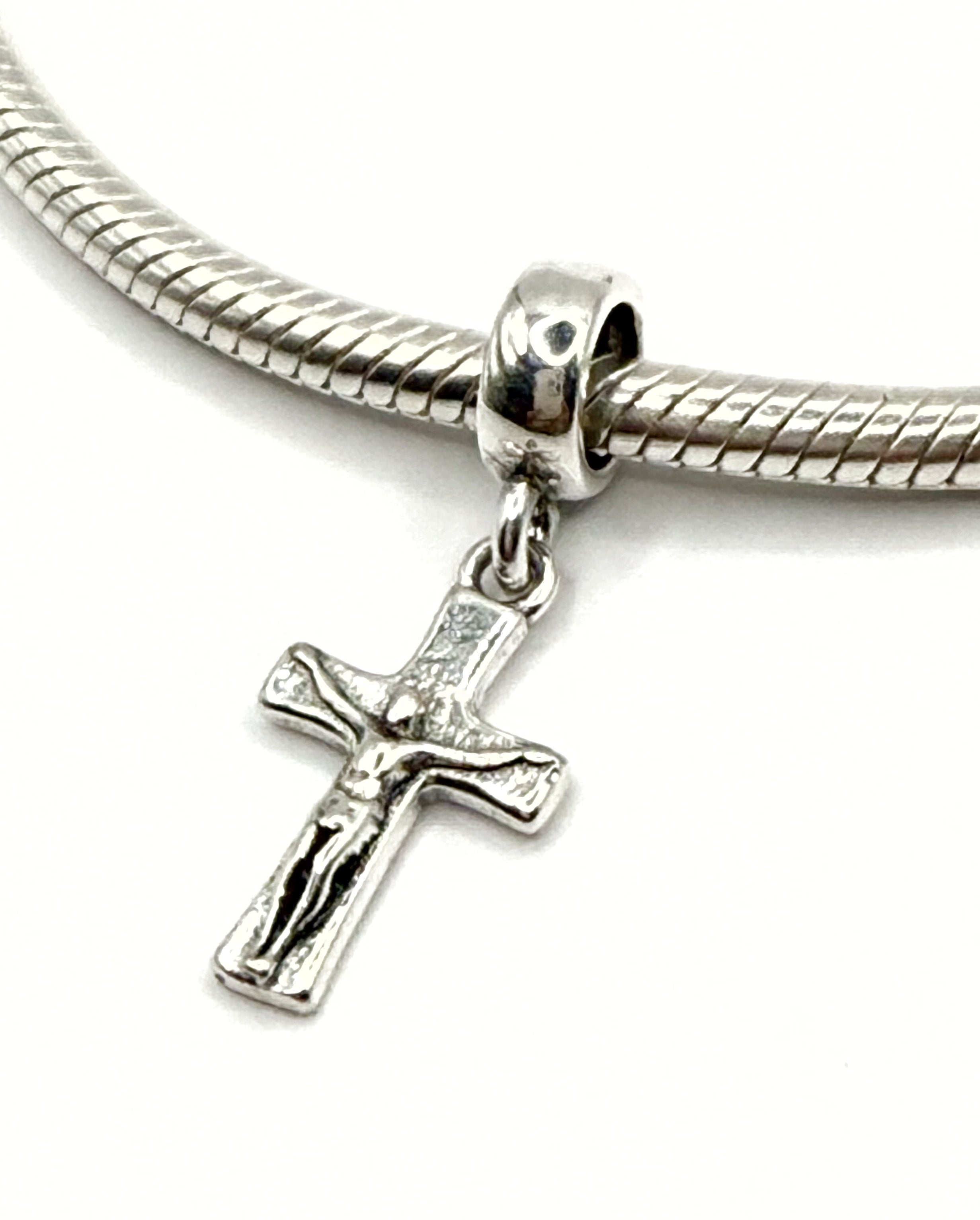 Charm Crucifijo colgante