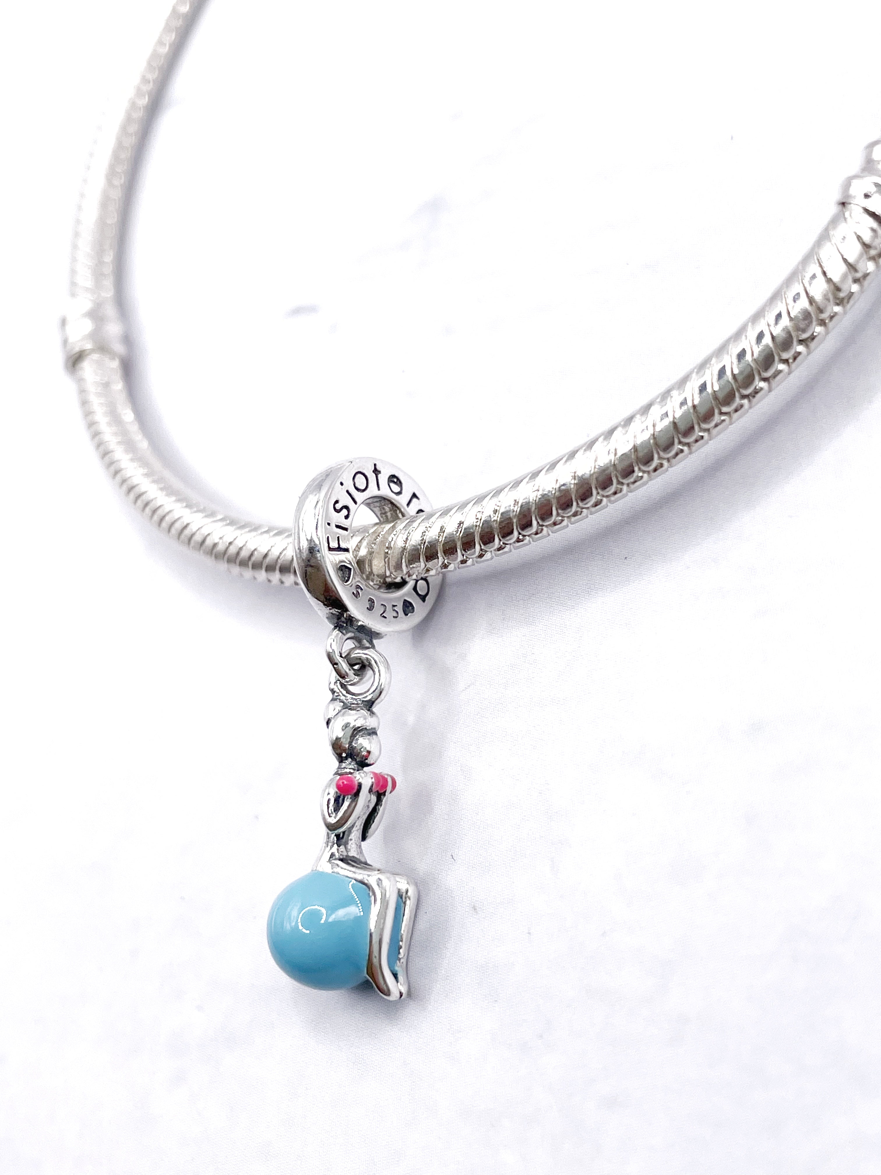 Charm Fisioterapia colgante