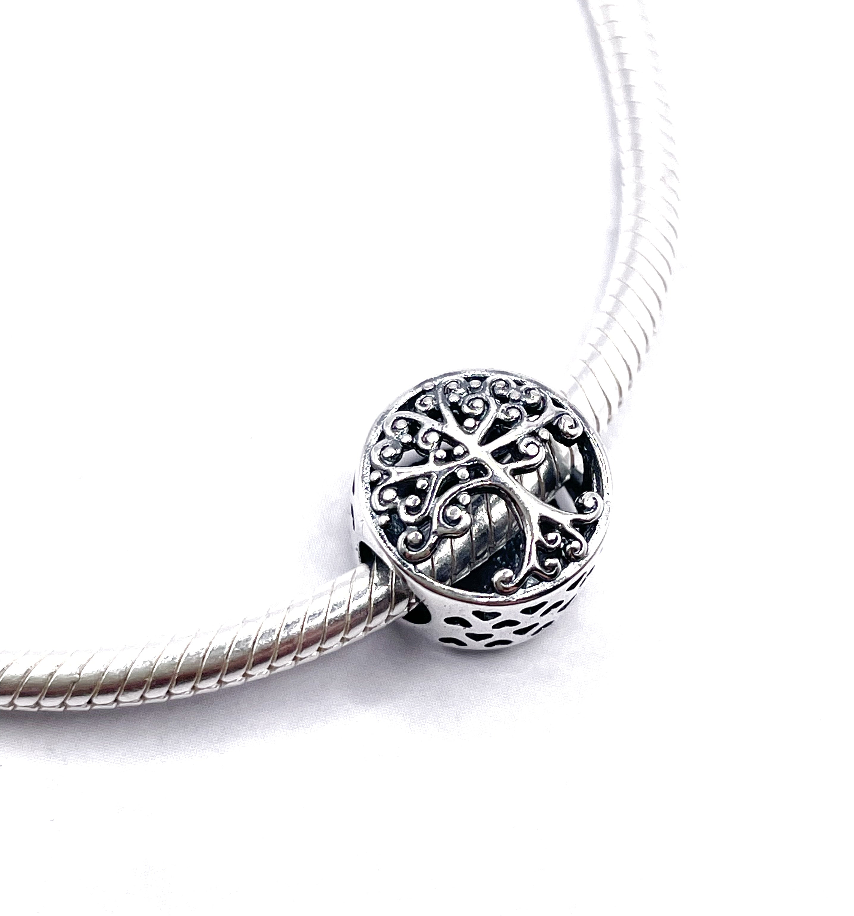 Charm Árbol de la vida “Donde está la familia crece el amor”