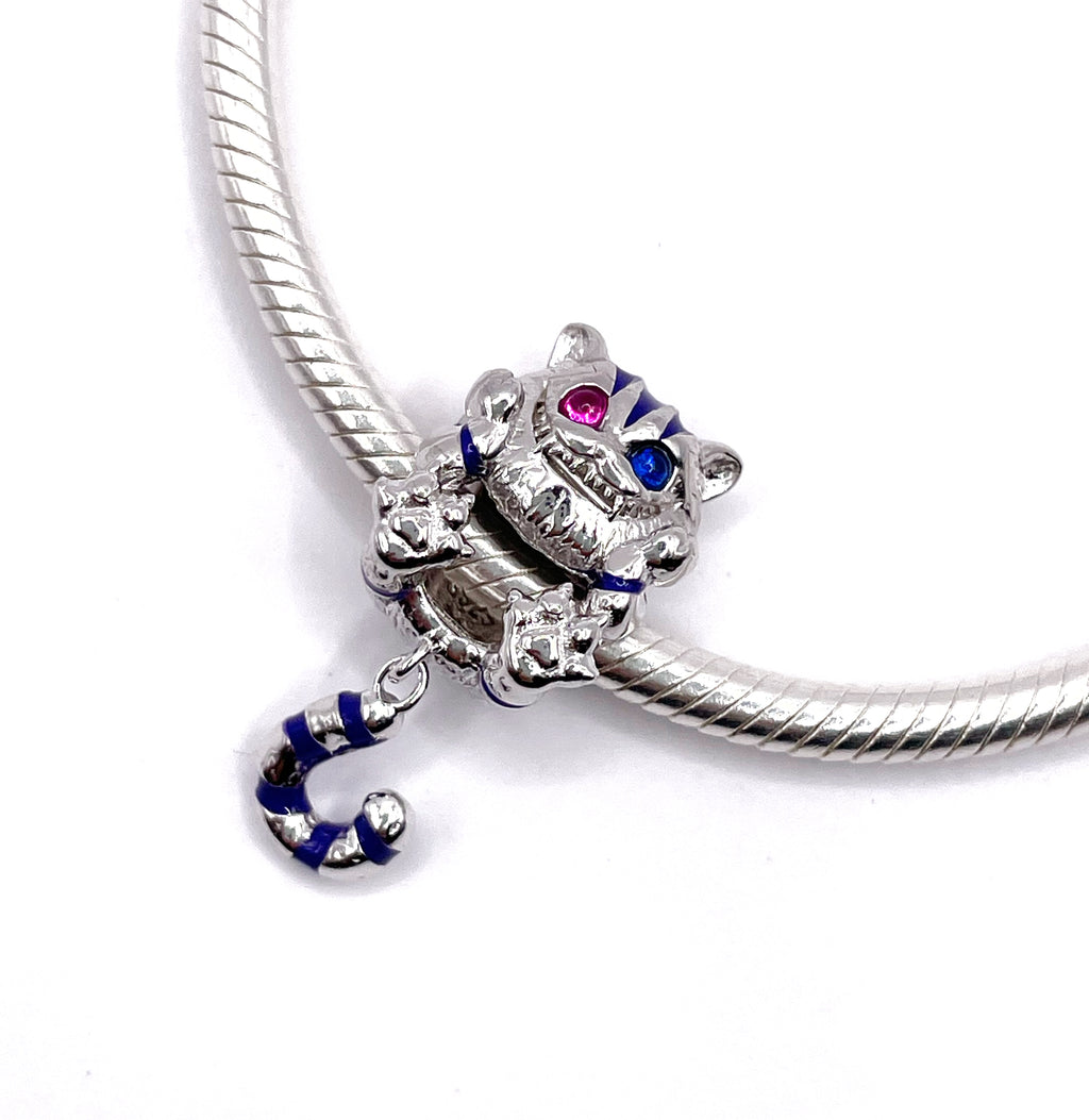 Charm Gato de Cheshire (Alicia) con cola colgante