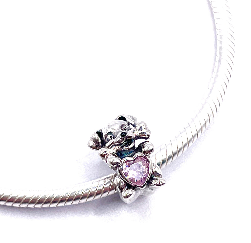Charm Perrito con corazón rosa
