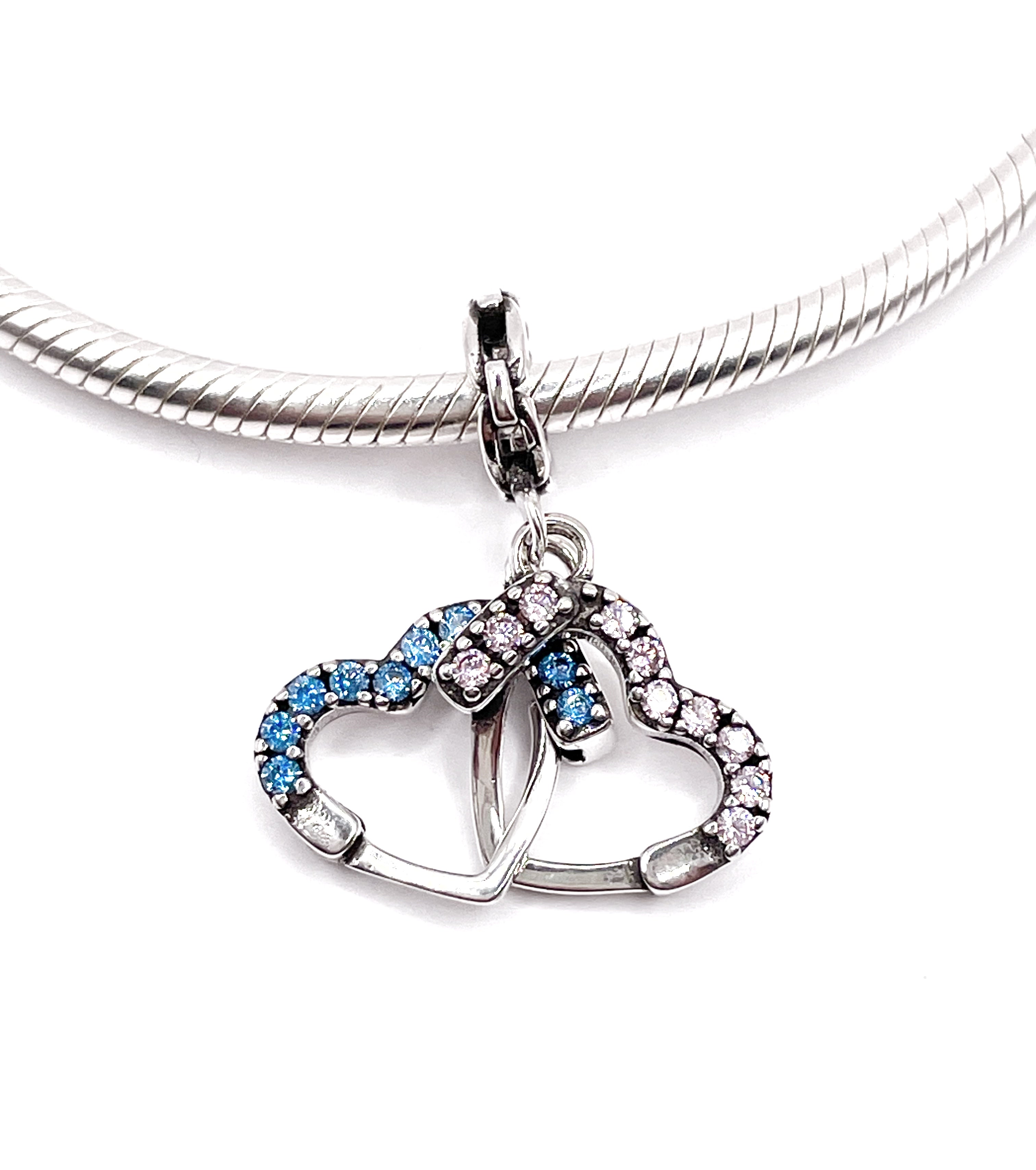 Charm Corazones entrelazados