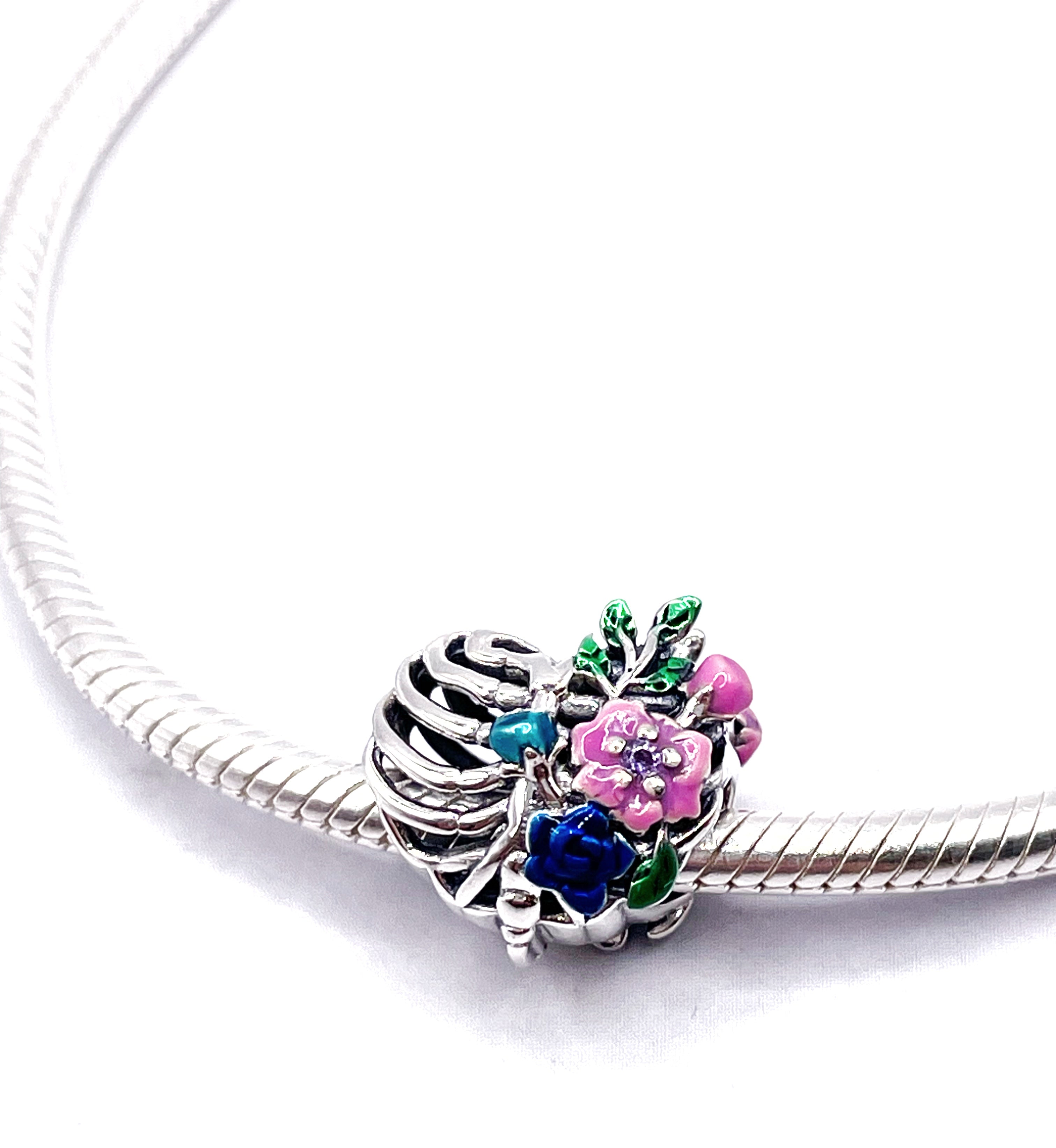 Charm Corazón esqueleto con flores