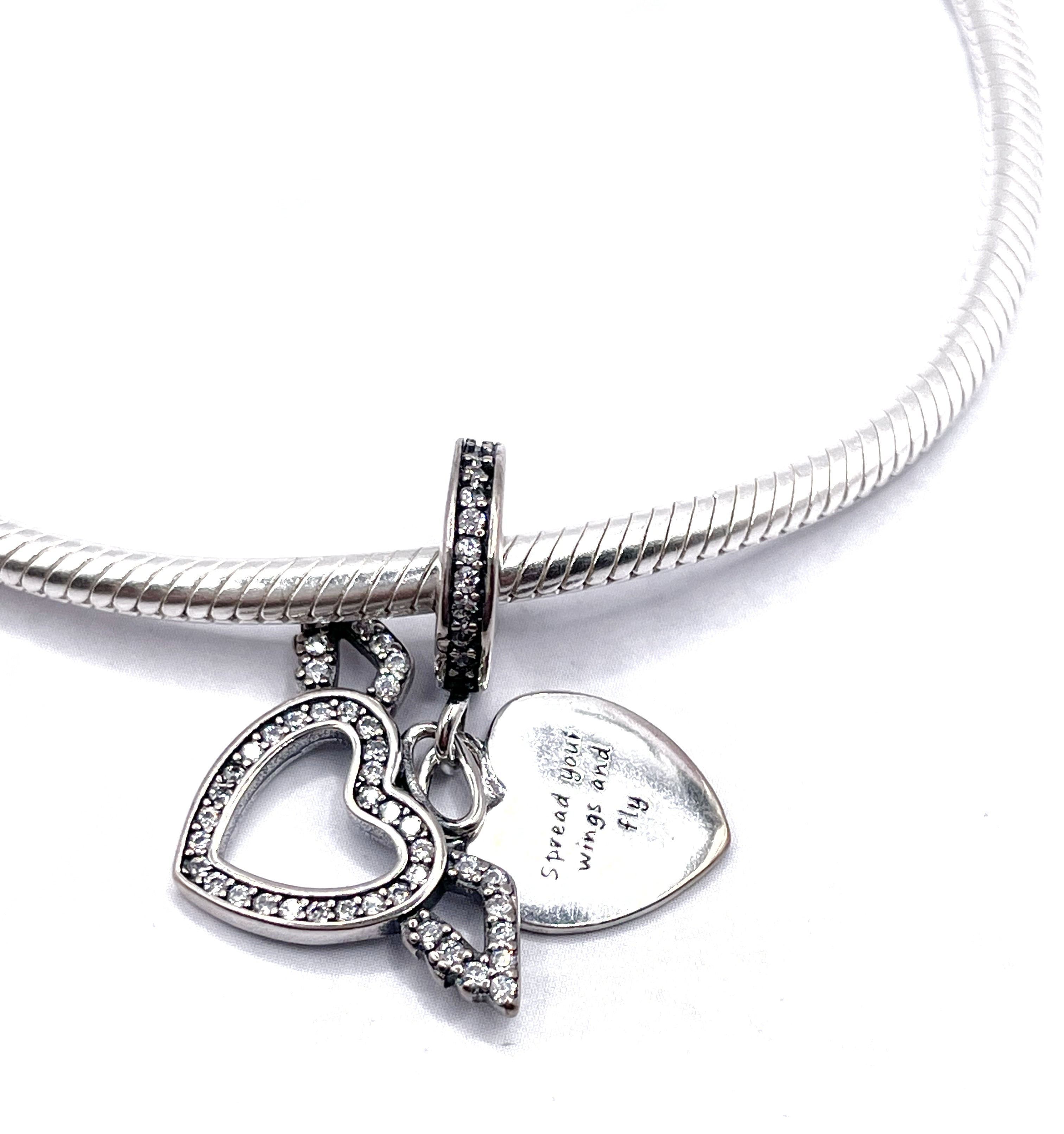 Charm Medalla angel “Abre tus alas y vuela”