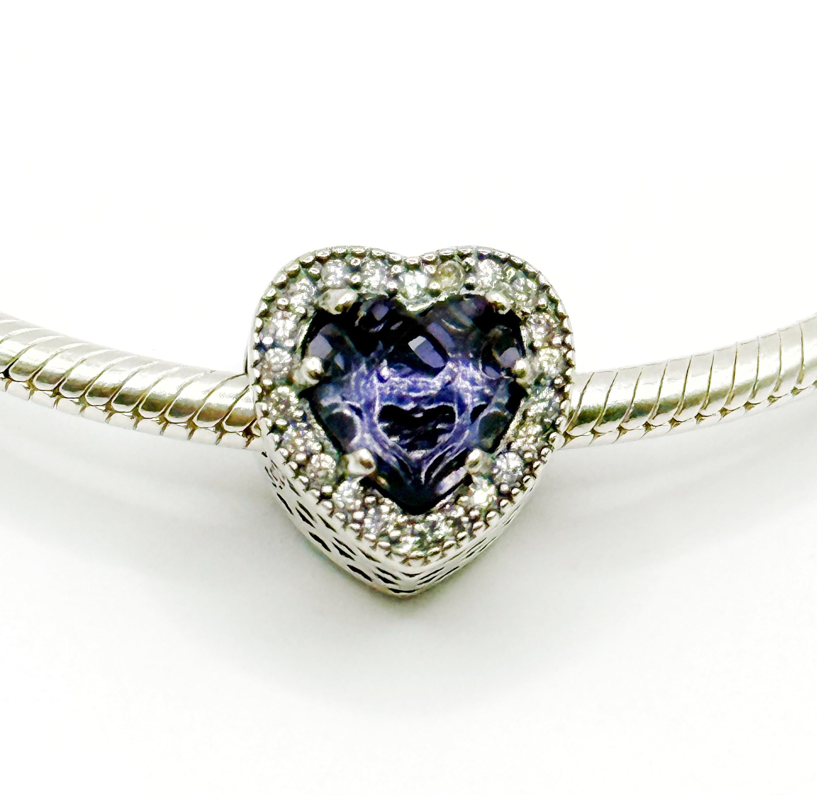 Charm Corazón violeta en circonias